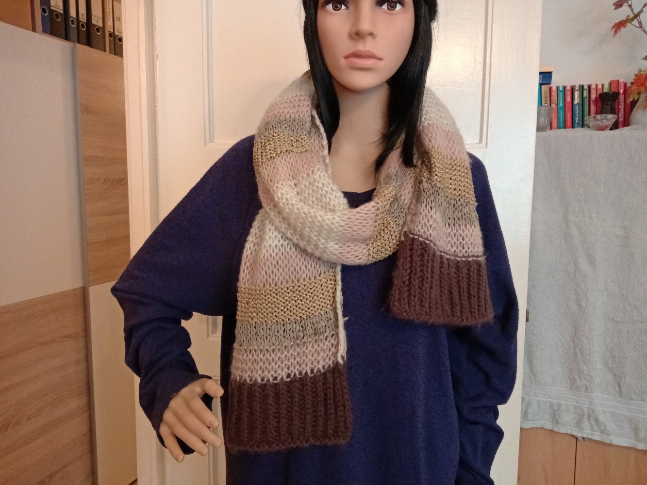 Sehr schöne bunte, warme Schal 