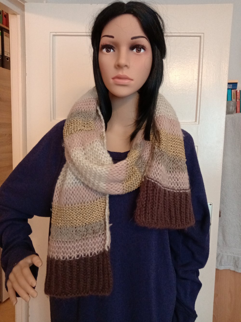 Sehr schöne bunte, warme Schal 