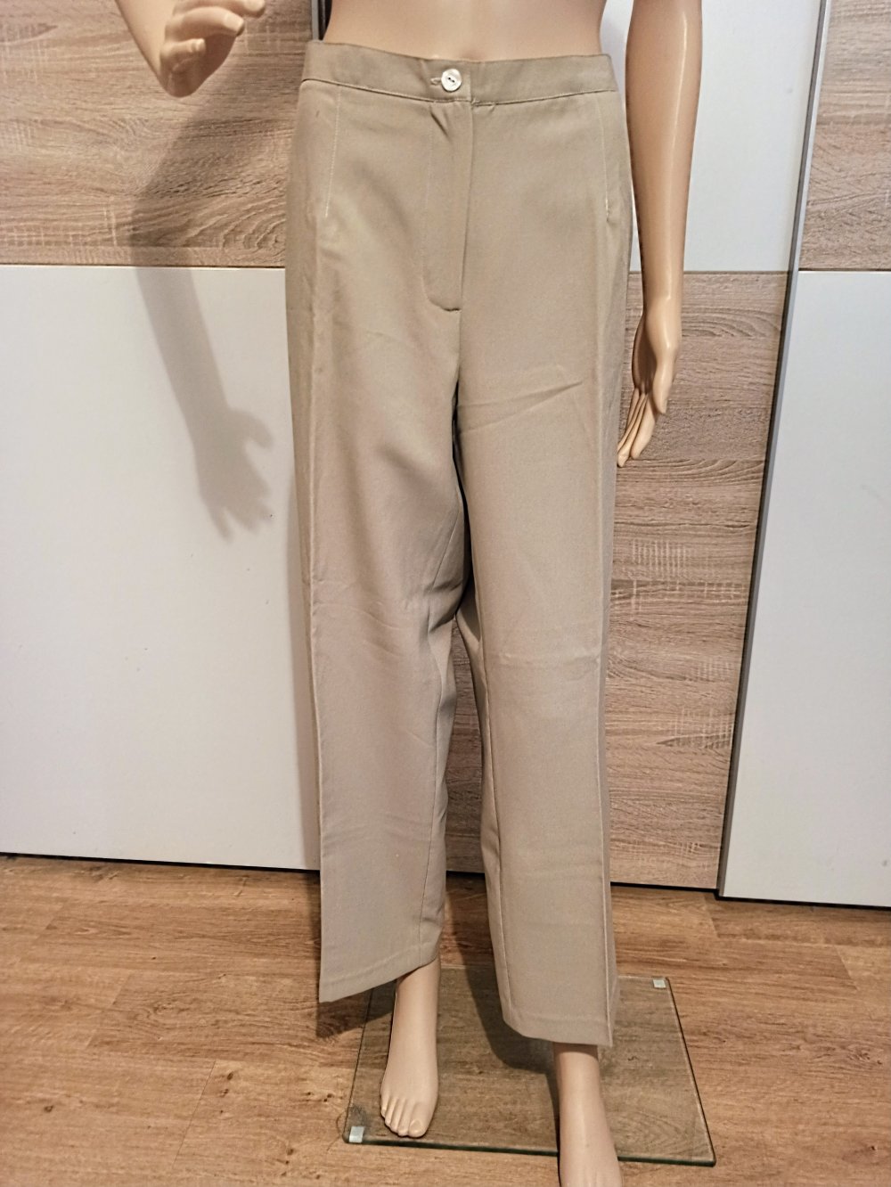 Schöne Hose in beige von Malva