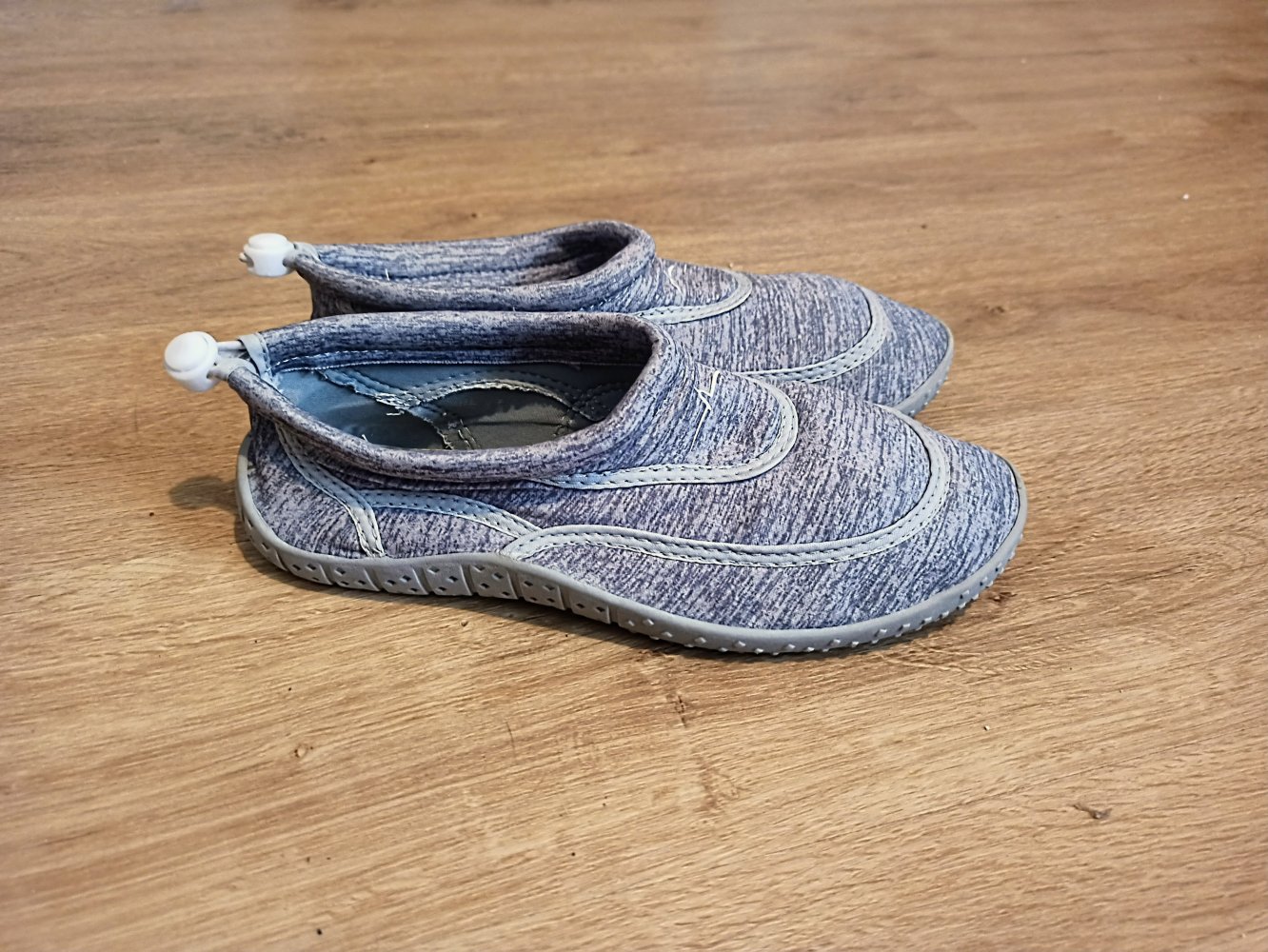 Sehr schöne Sneakers in grau von Blue fin