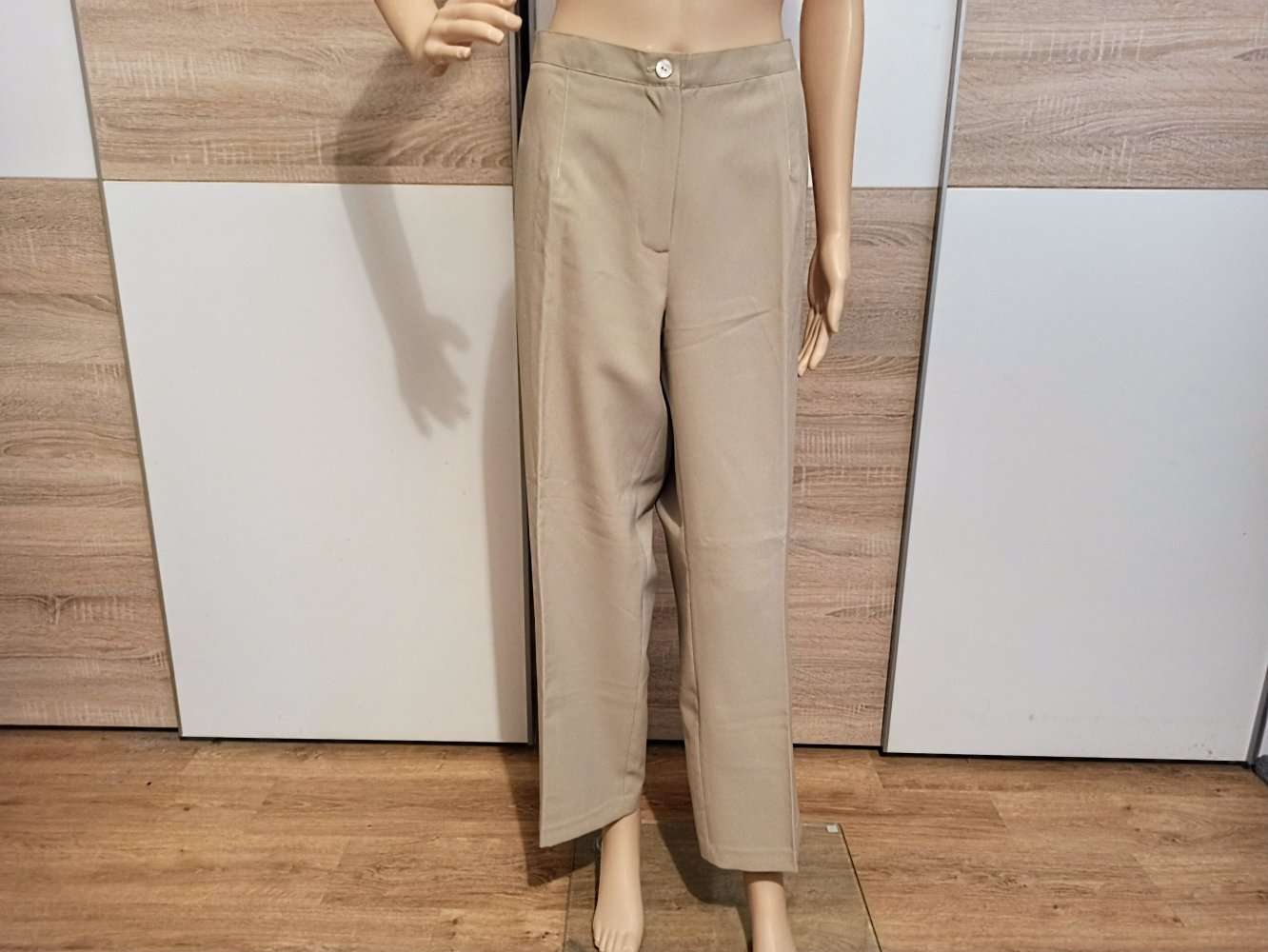 Schöne Hose in beige von Malva