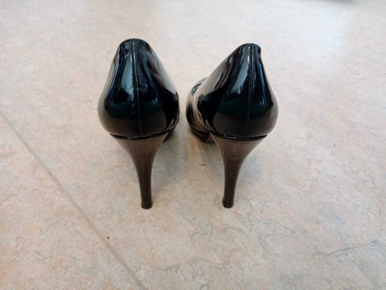 Sehr schöne Lack- Leder Pumps von SPM fun