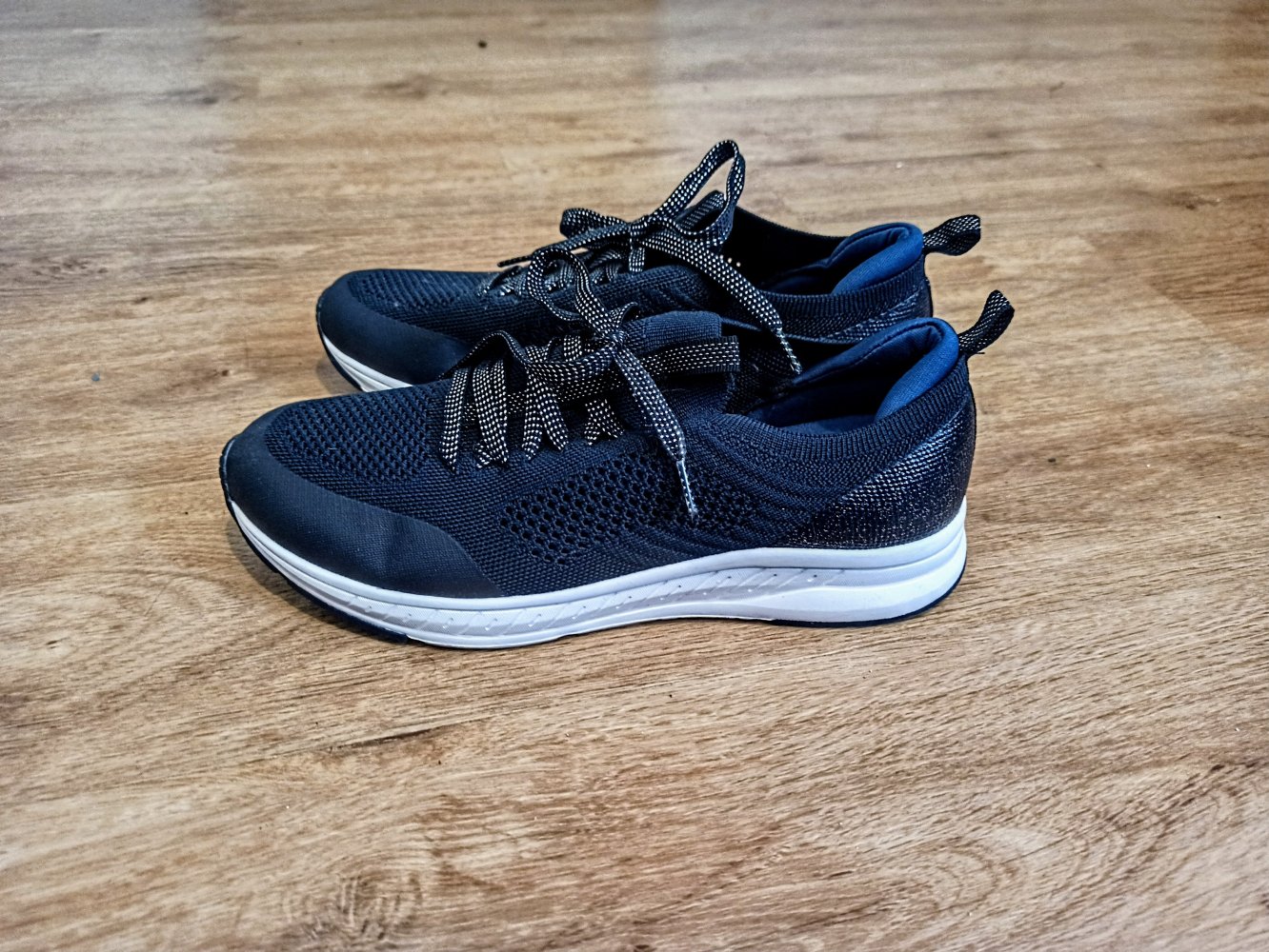Sehr schöne Sneakers in marienblau von Walkx