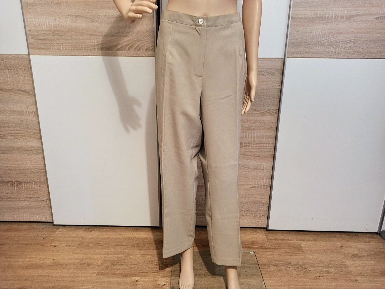 Schöne Hose in beige von Malva
