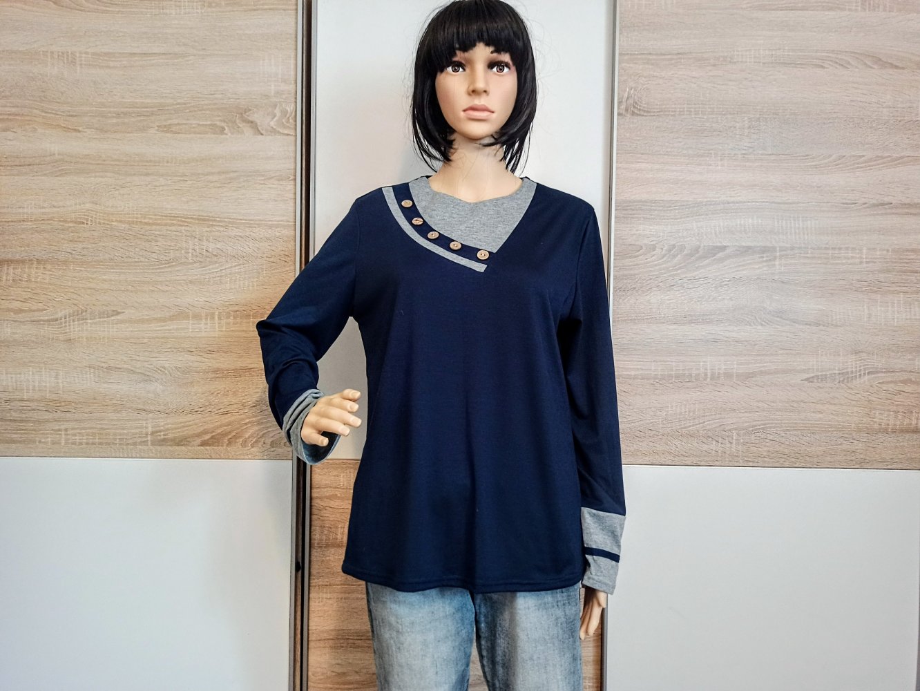 Schönes Langarm-Shirt in marienblau/grau