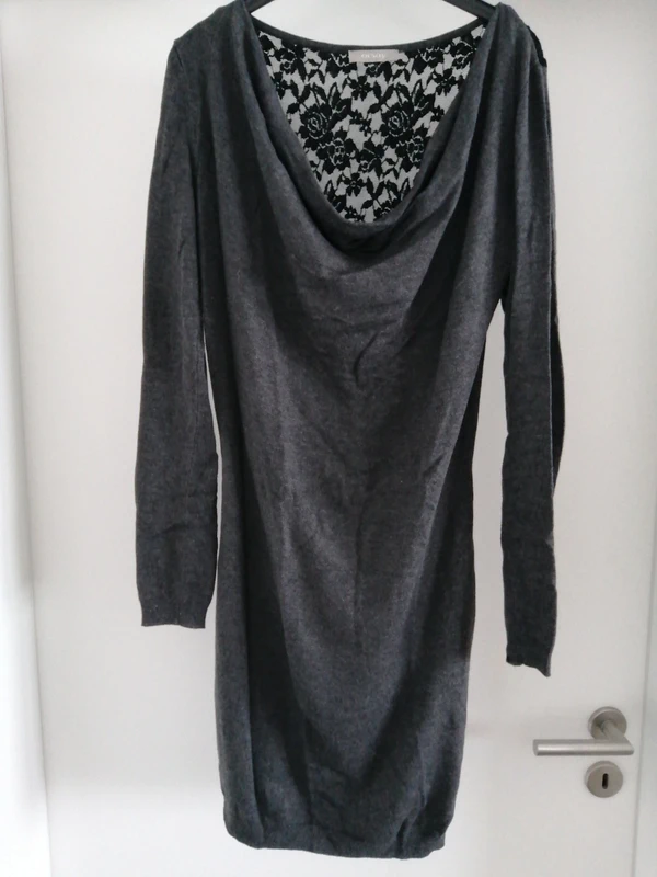 Pulloverkleid mit Spitze