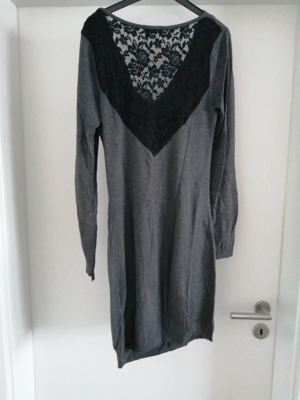 Pulloverkleid mit Spitze