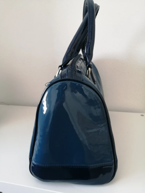 Große dunkelblaue Lackhandtasche NEU