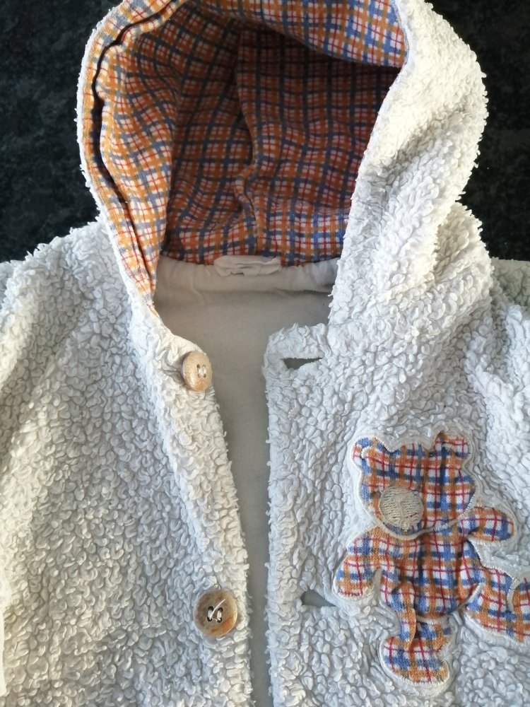 Cremefarbenes Babyjäckchen 62