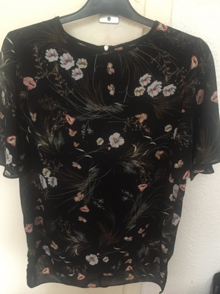 Geblümte Bluse