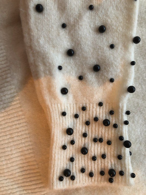 Pullover mit Perlen
