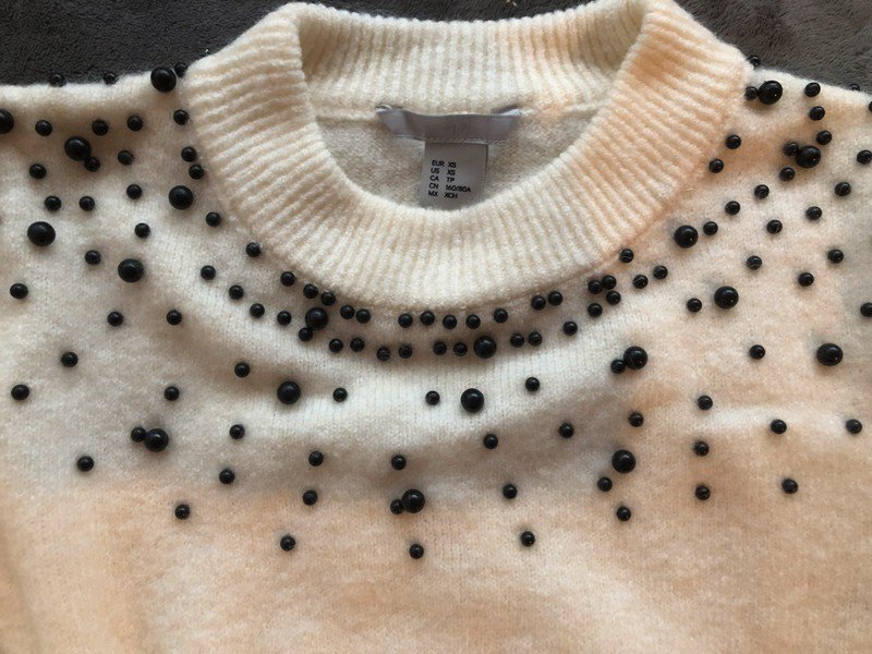 Pullover mit Perlen