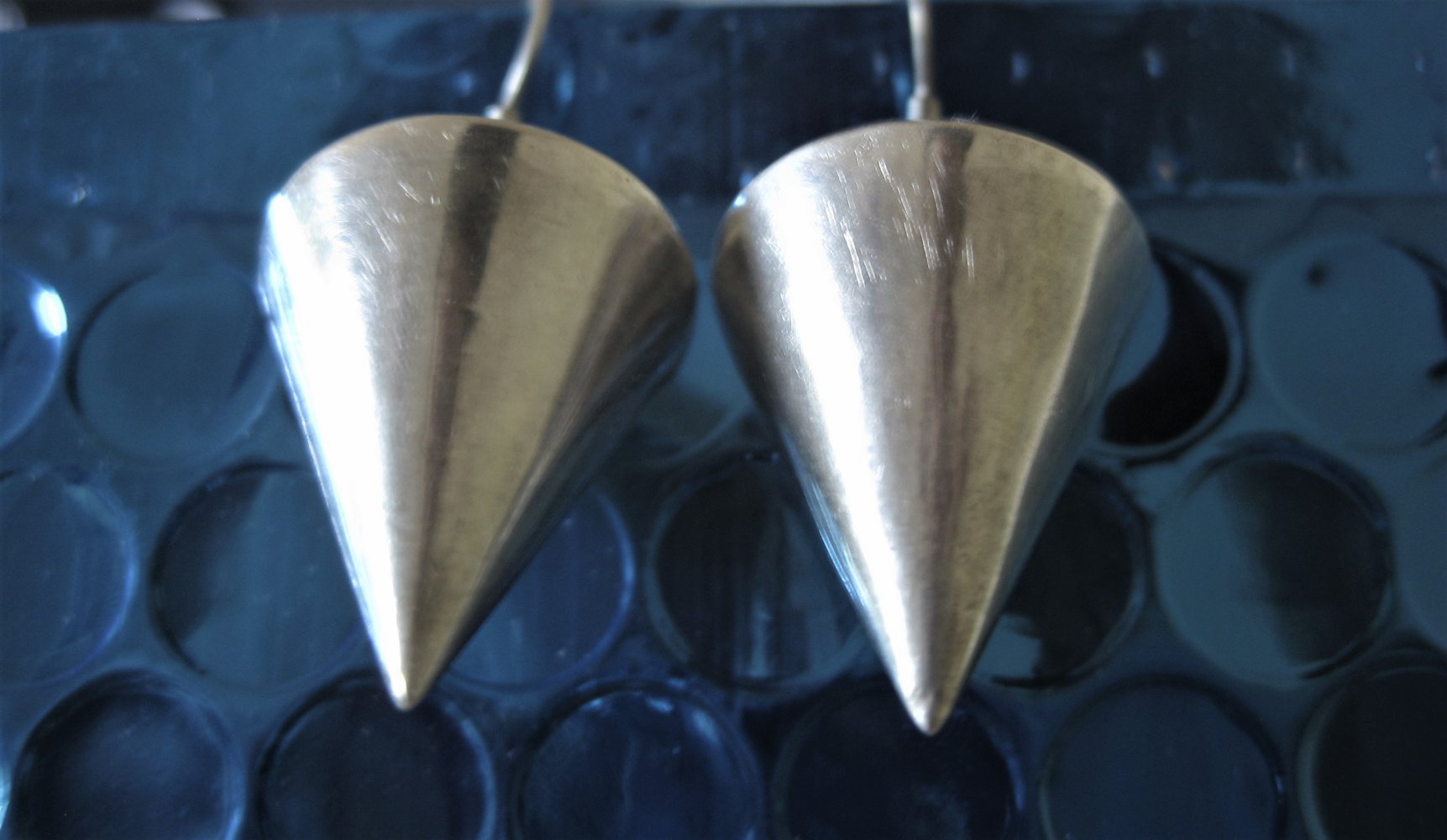 sehr attraktive SILBER-OHRHÄNGER in KEGELFORM