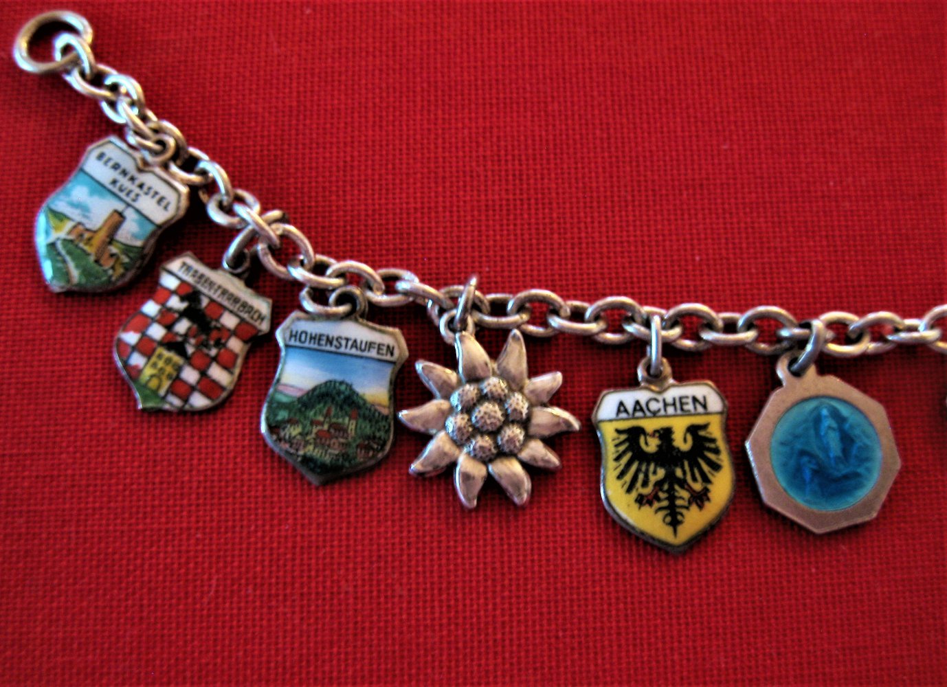 SÜSSES BETTELARMBAND  (VINTAGE / SILBER) mit 13 ! Anhängern