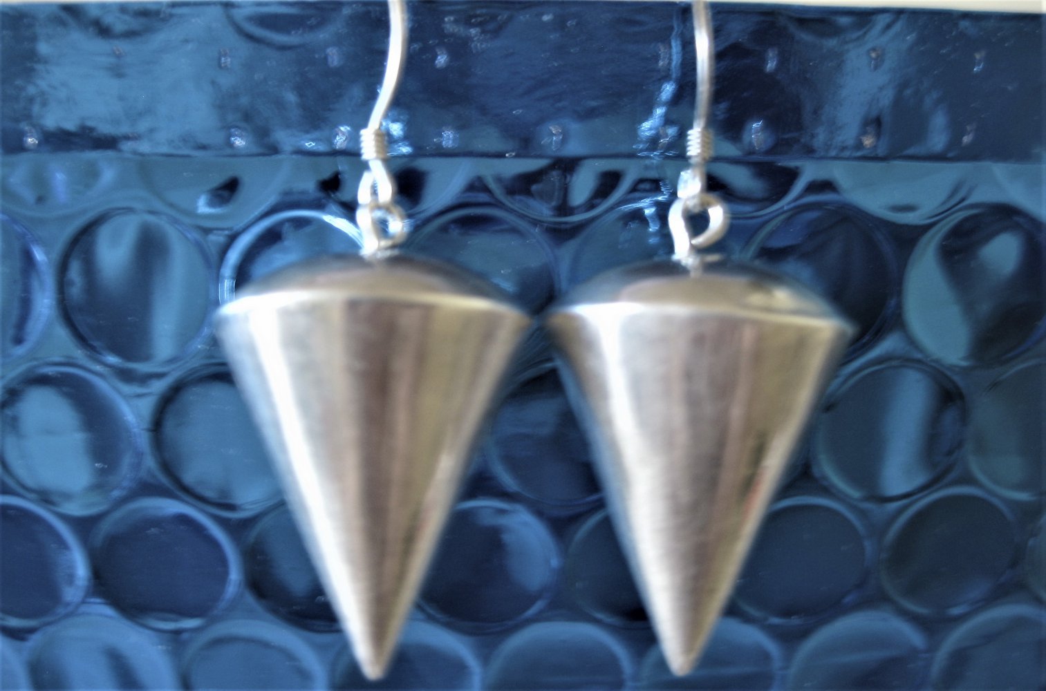 sehr attraktive SILBER-OHRHÄNGER in KEGELFORM