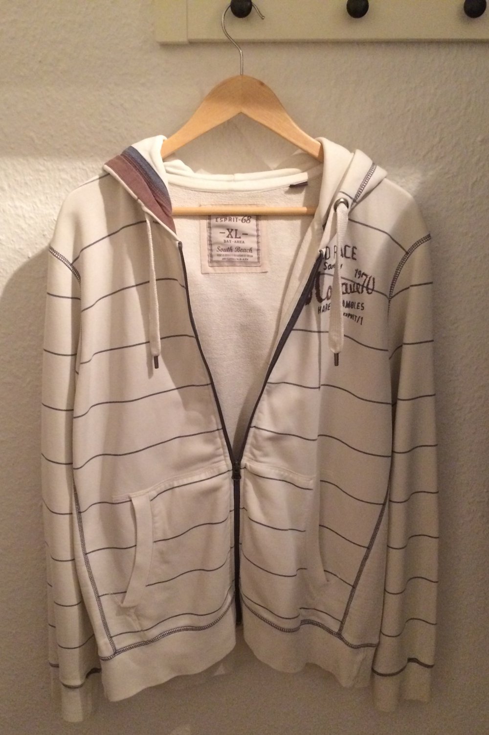 Kaputzenjacke von Esprit (Gr. XL) zu verkaufen
