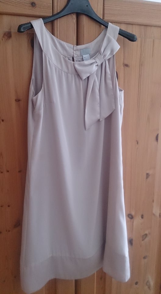 Beige Kleid H&M