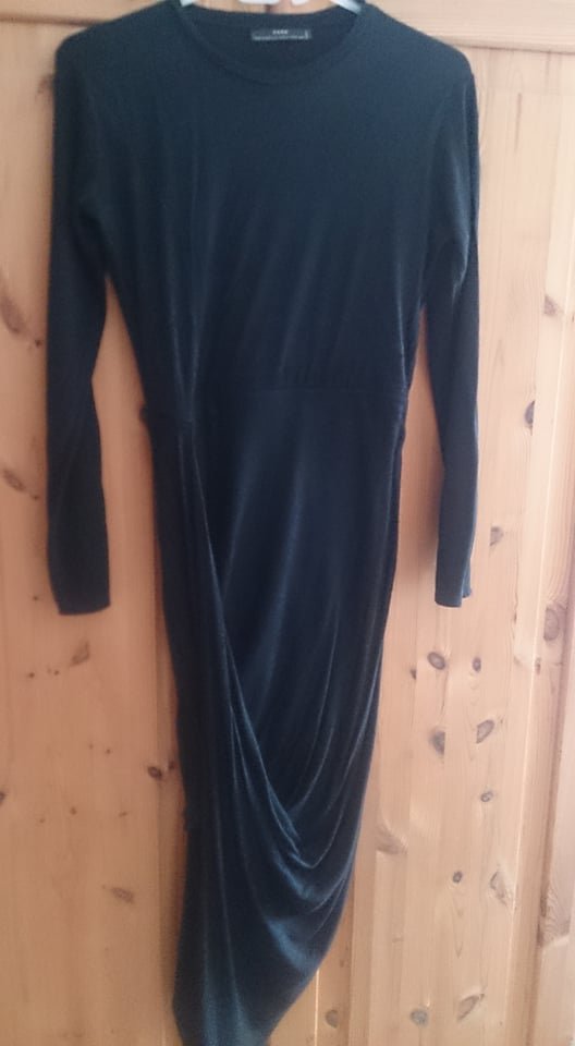 Schwarzes langes Kleid Zara