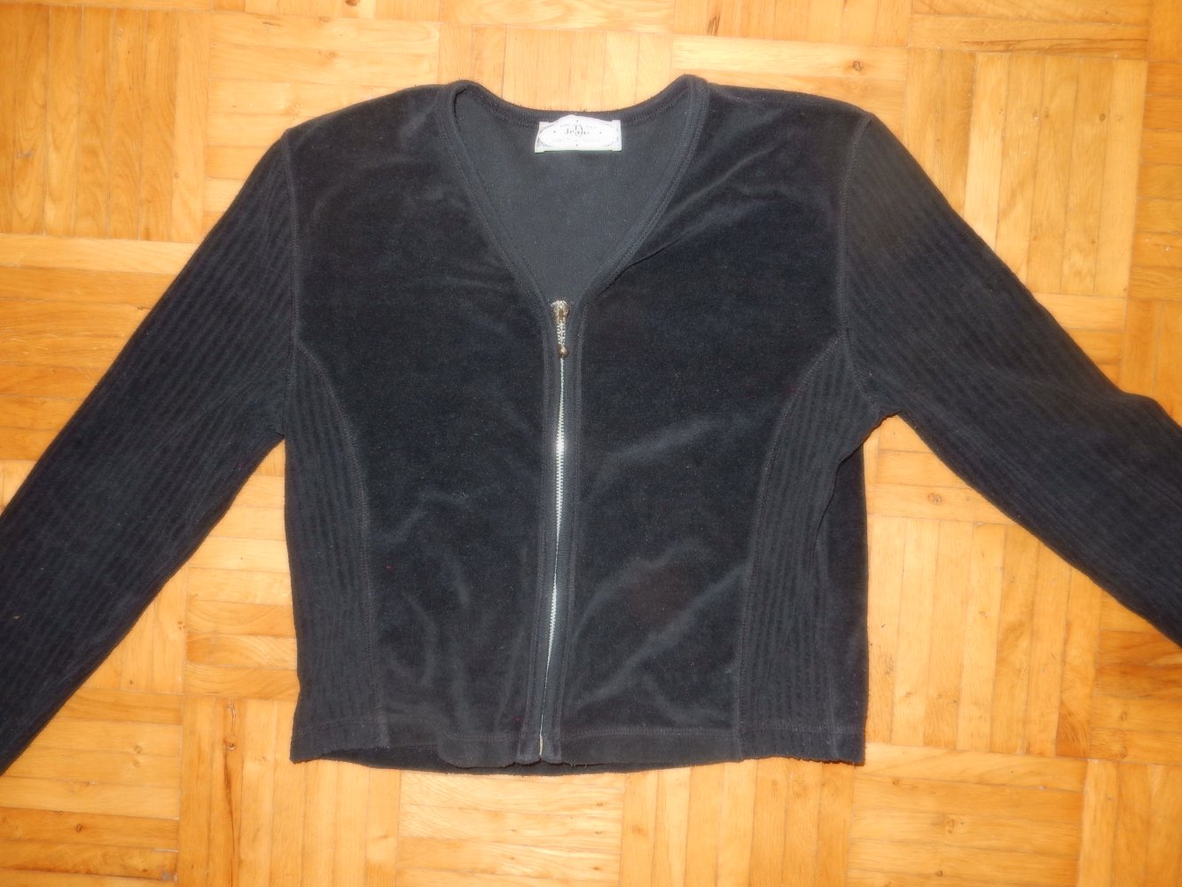 Schwarzes Jäckchen aus Nickistoff, Gr. S, als Pullover