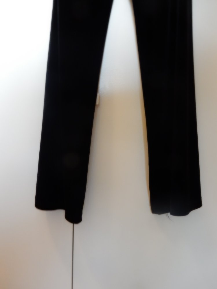 schwarze Samthose, Gr. 38, selten getragen