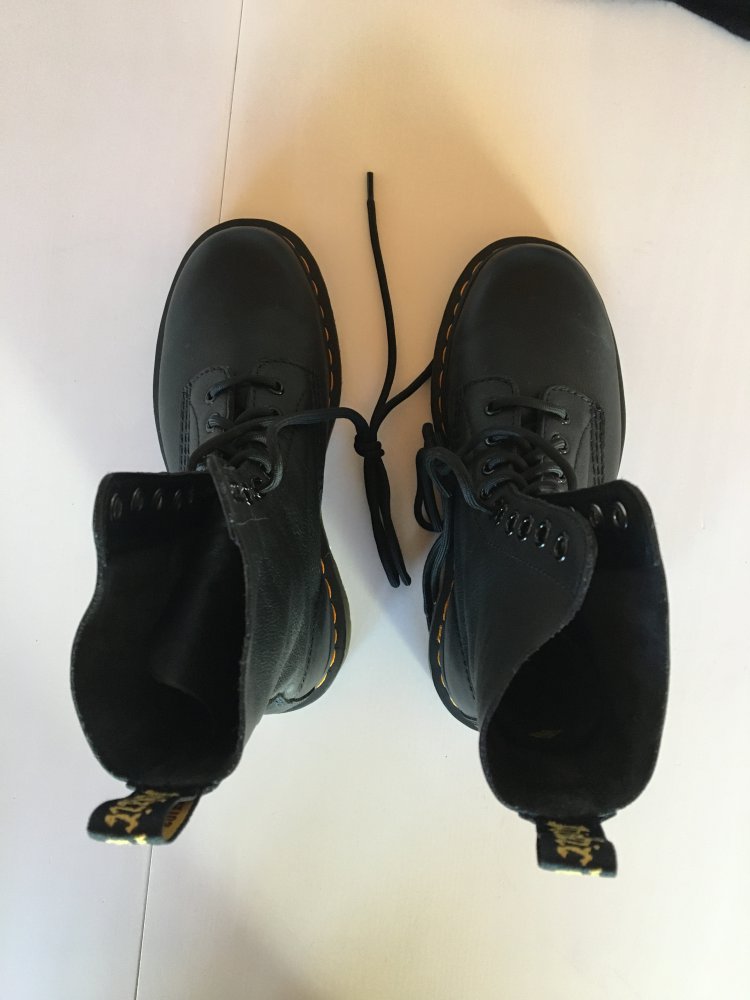 dr marten 1490 virginia