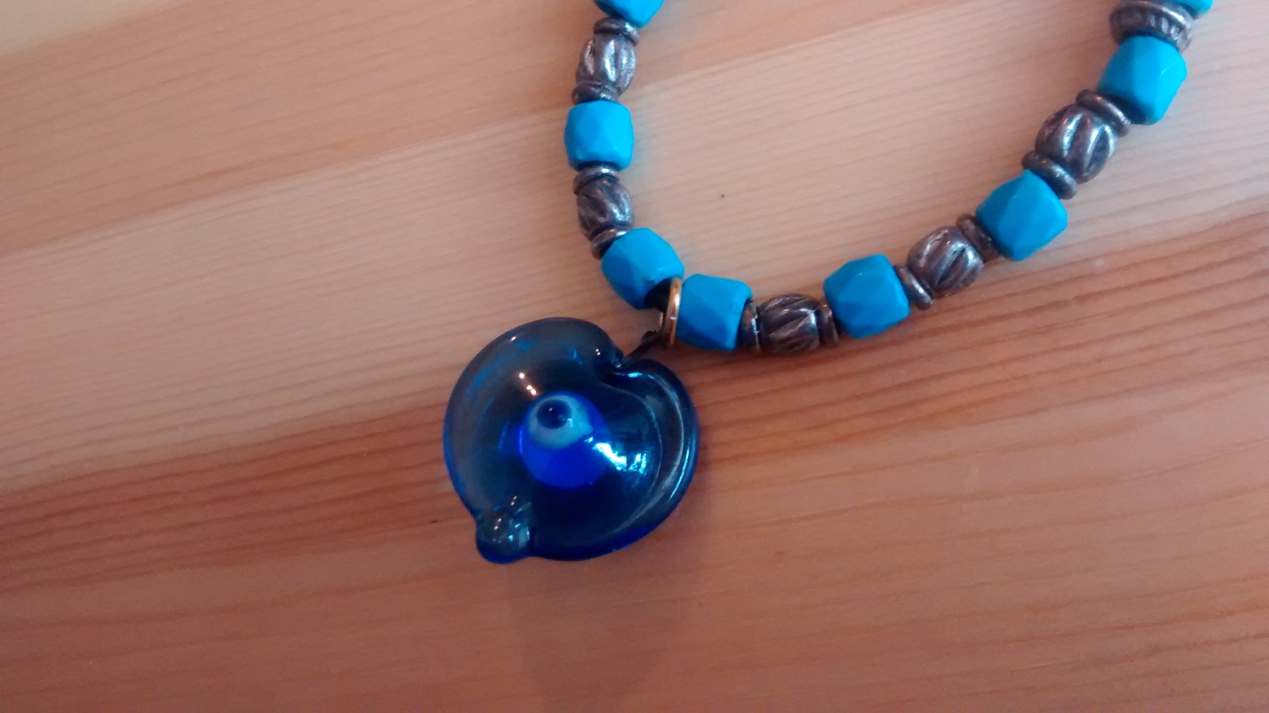 Kette Blau mit Glassanhänger 