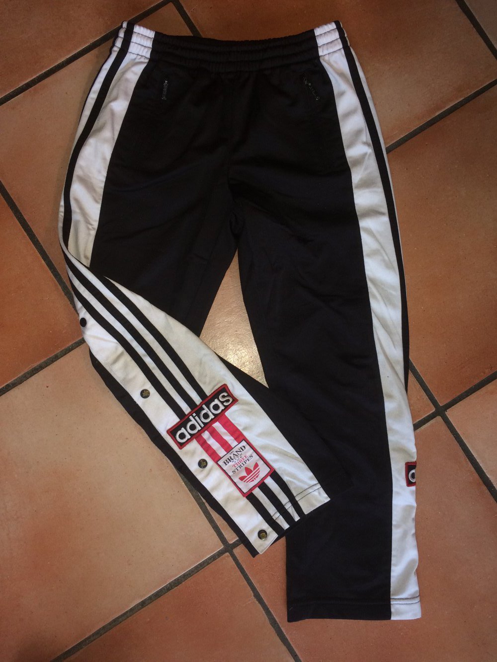 Adidas Jogginghose, schwarz-weiß, Gr. 140