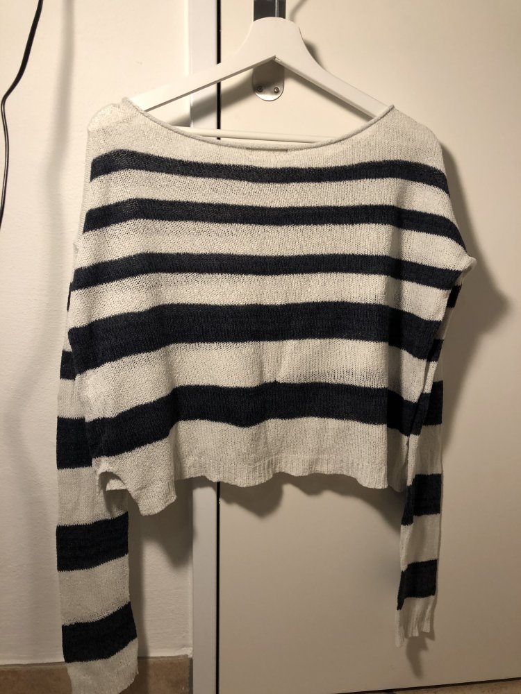 Grosses Rundkragen Pullover