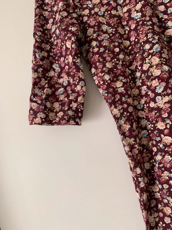 Rotes Shirt mit Blumenmuster von C&A