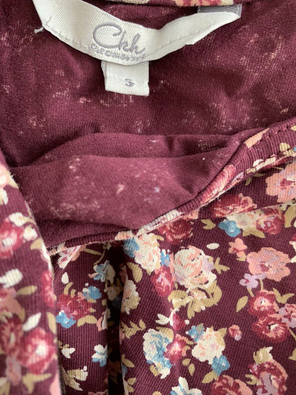 Rotes Shirt mit Blumenmuster von C&A