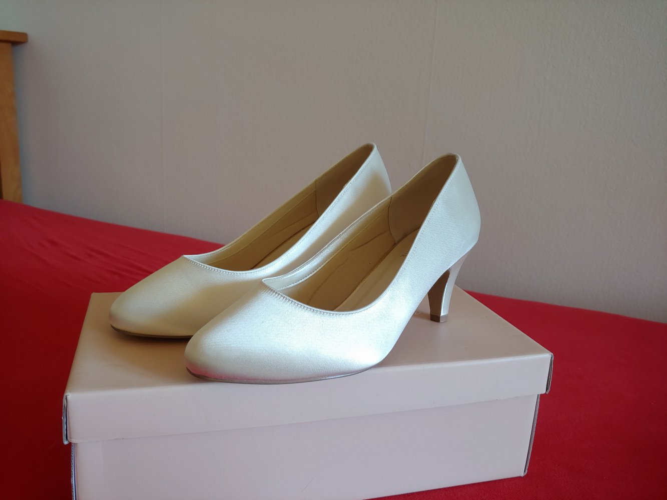 Neu: Brautschuhe Ivory EU38 -- bridal shoes UK5