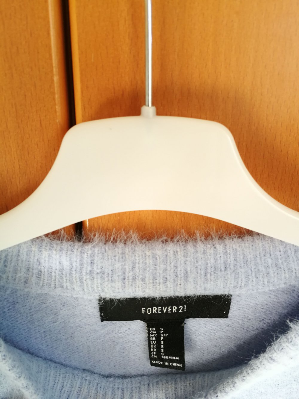 hellblauer flauschiger Pulli von Forever 21
