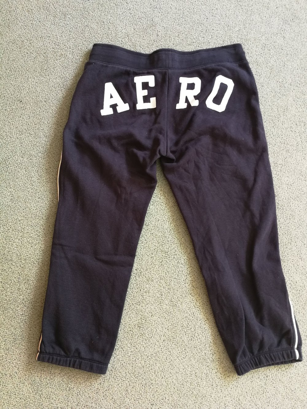 3/4 Sporthose mit Aufschrift hinten
