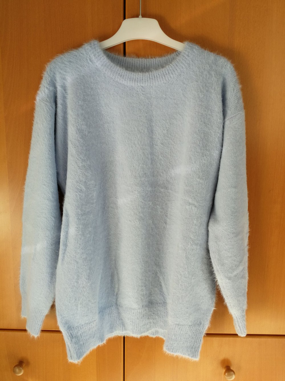 hellblauer flauschiger Pulli von Forever 21
