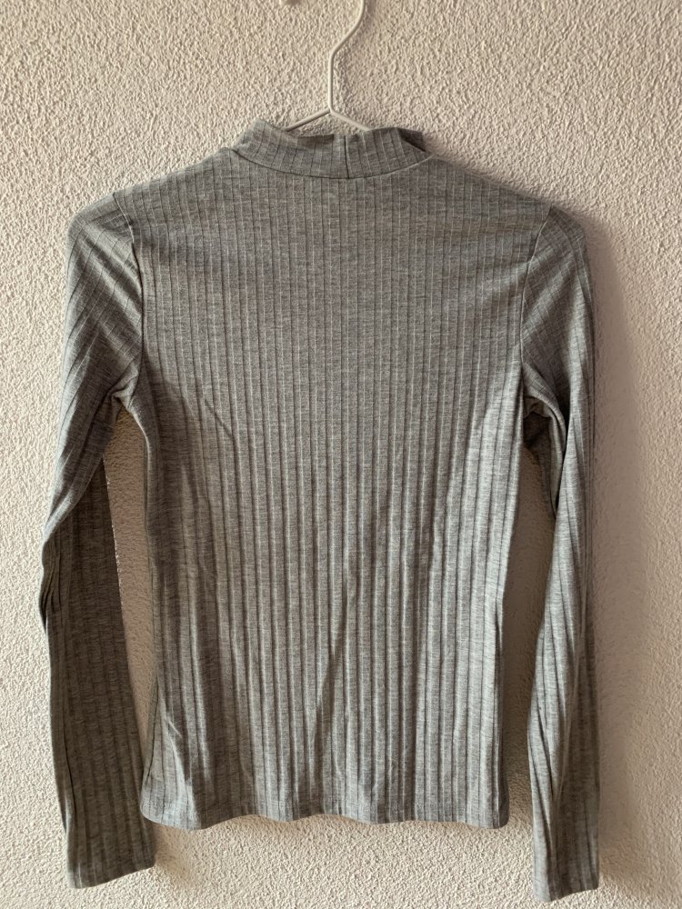graues Oberteil H&M