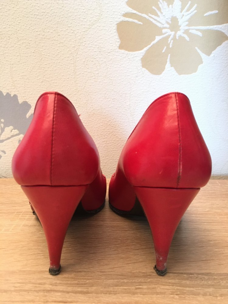 Stilettos Pumps spitz zulaufend 8 cm Pfennigabsatz pink fuchsia floral blätter Blüten Leder Gr. 6 bzw 36,5