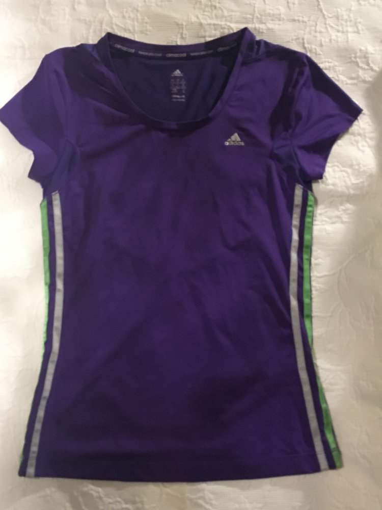 Adidas Sportshirt Funktionsshirt in dunkel lila, kühlend, atmungsaktiv, Gr. 32, 34, 36