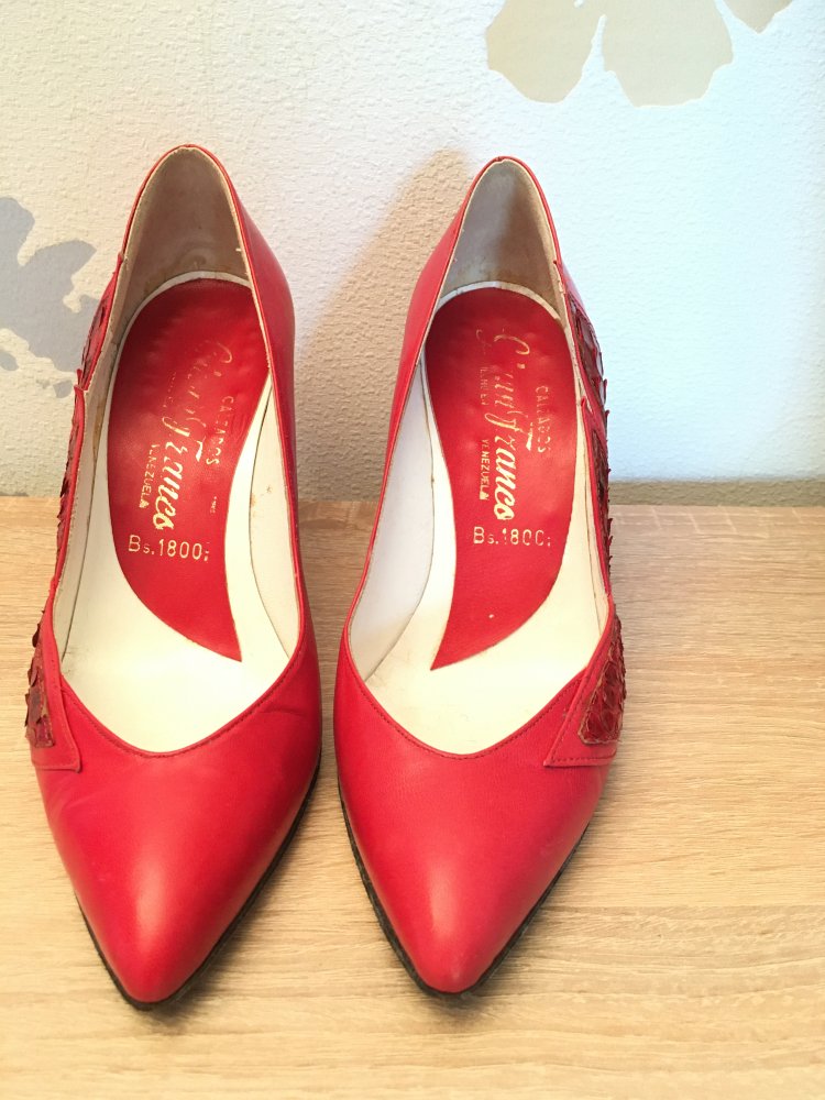 Stilettos Pumps spitz zulaufend 8 cm Pfennigabsatz pink fuchsia floral blätter Blüten Leder Gr. 6 bzw 36,5