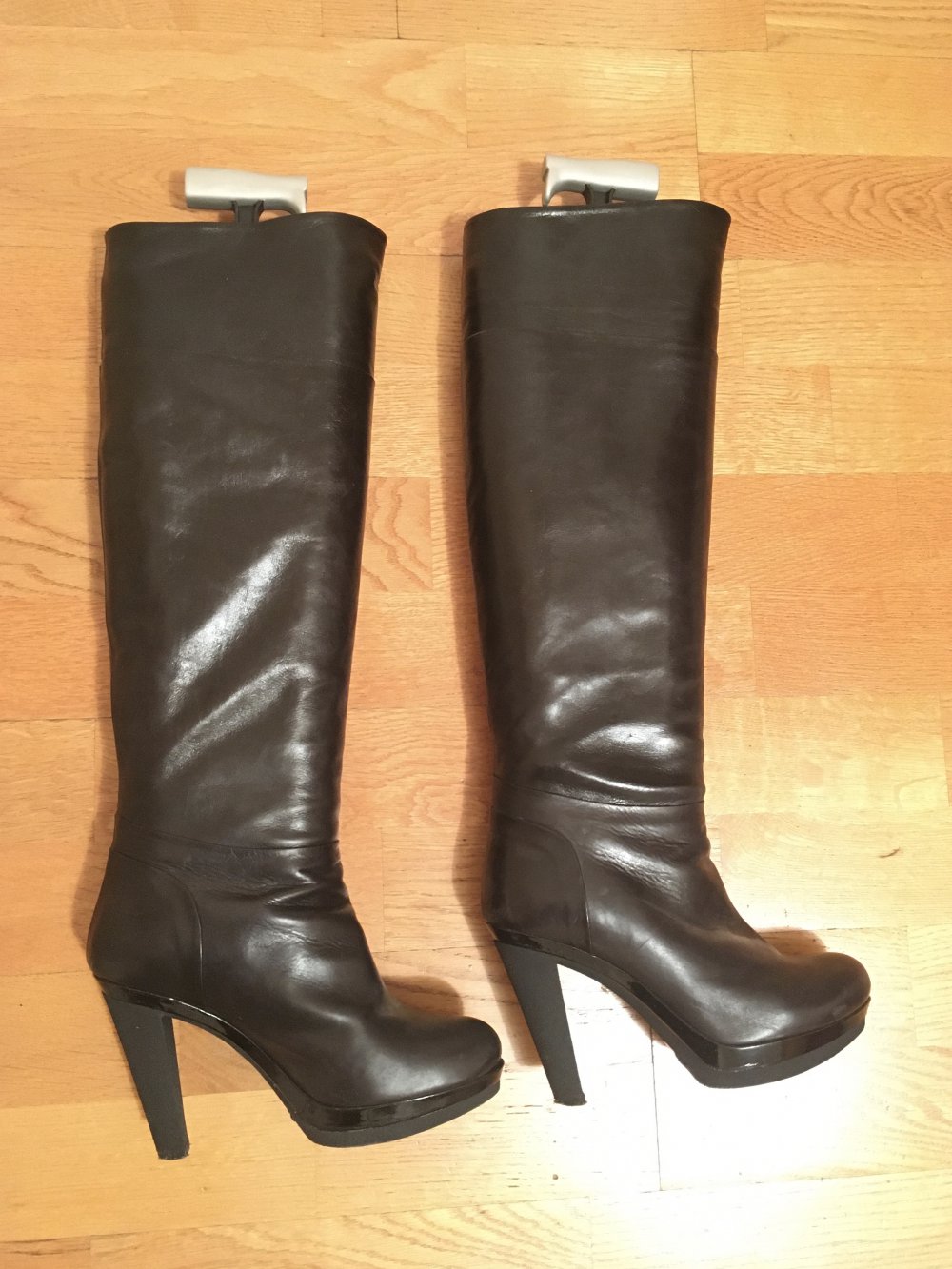 Schwarze italienische Designer Stiefel mit 10 cm Absatz kniehohem Schaft aus Glattleder, Gr. 36