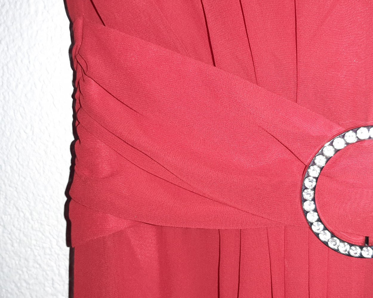 Damen Abendkleid rot mit Strassstein Schnalle, Grösse 18 – NEU!