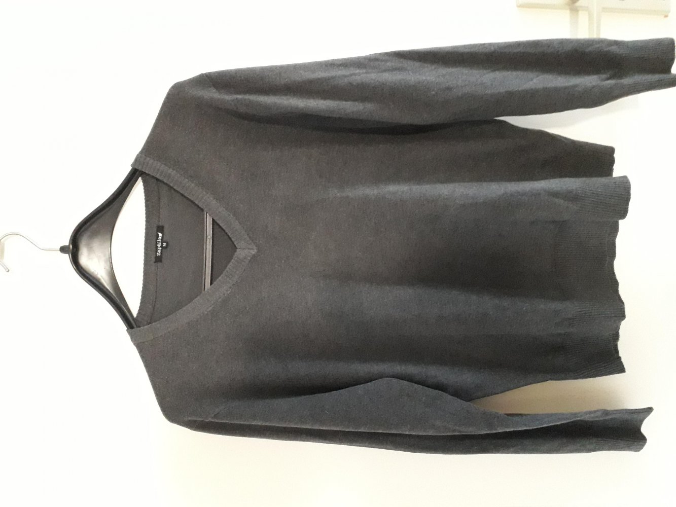 Strickpulli grau mit V-Ausschnitt