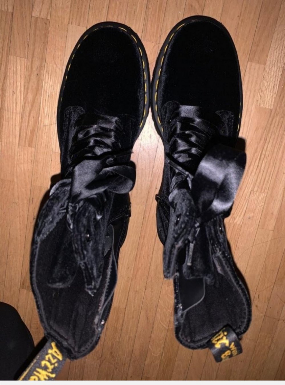 Dr. MARTENS /plateu / samt 