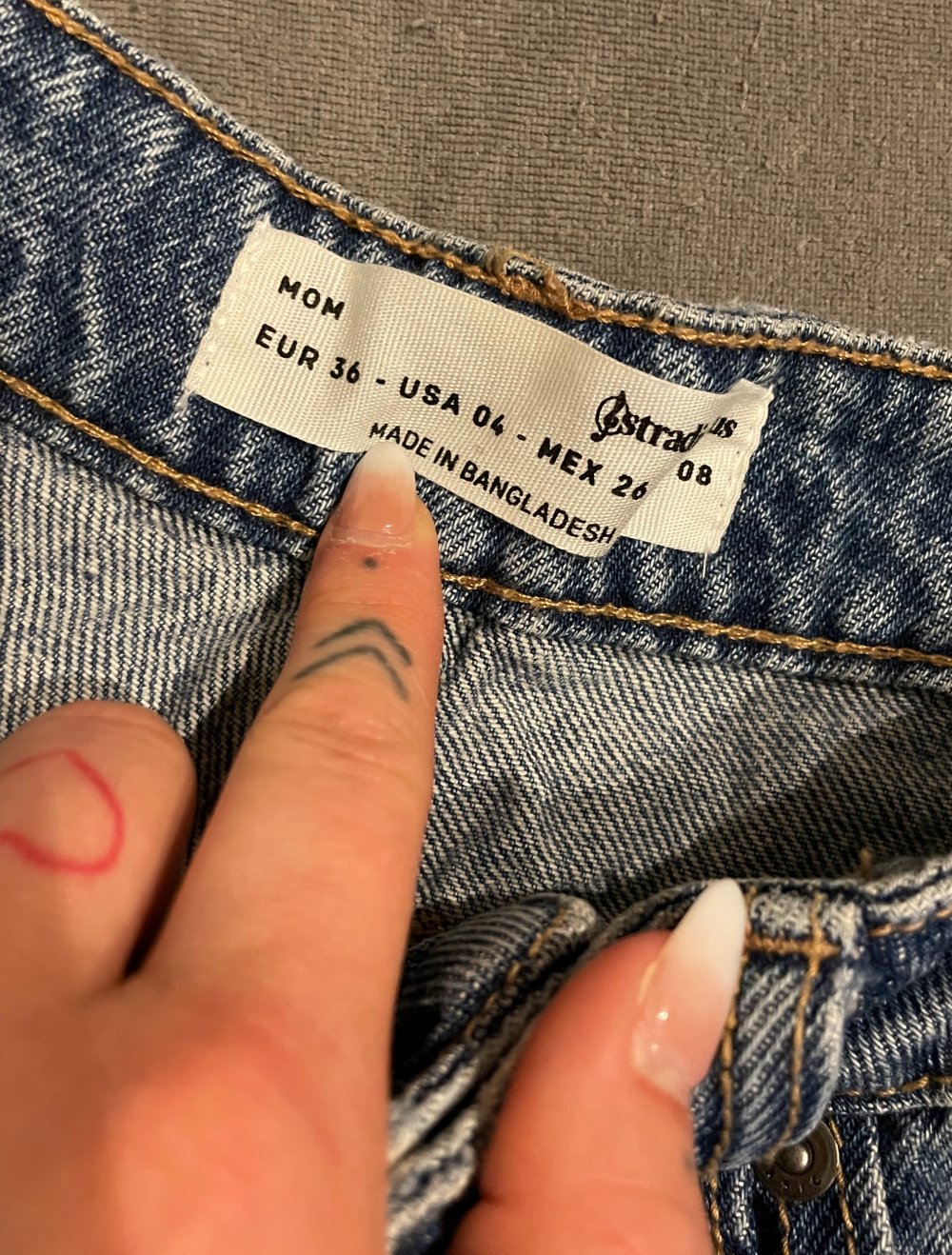 Momjeans von Stradivarius