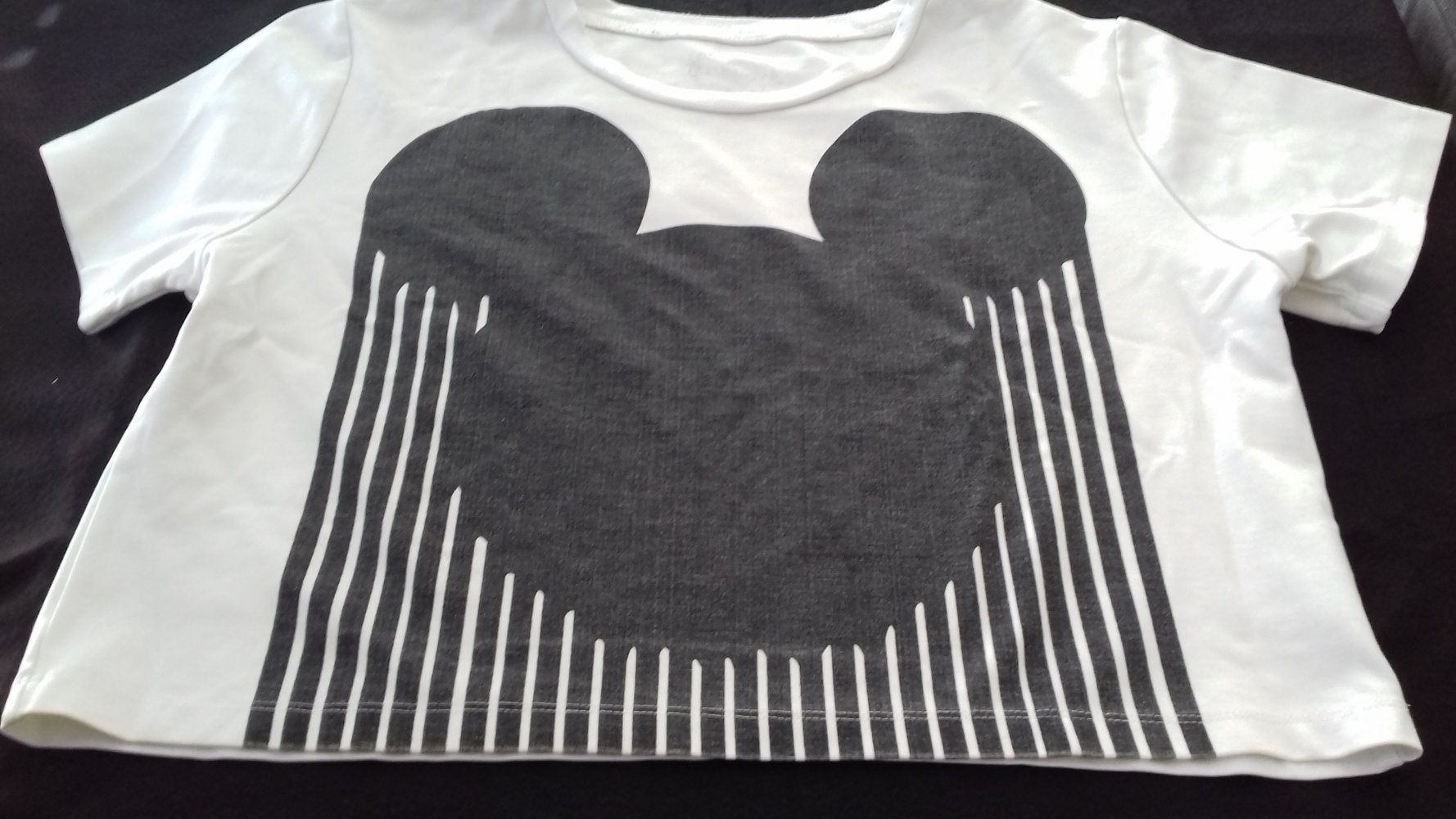 kurzes T-Shirt Disney Gr. M € 3,--