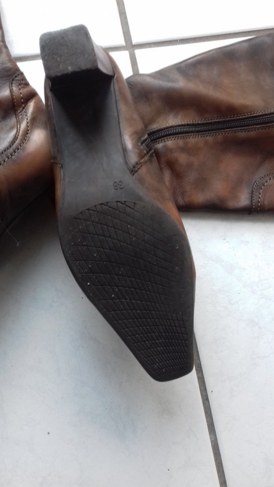 tolle Lederstiefel Gr. 38 von belissima € 20,--