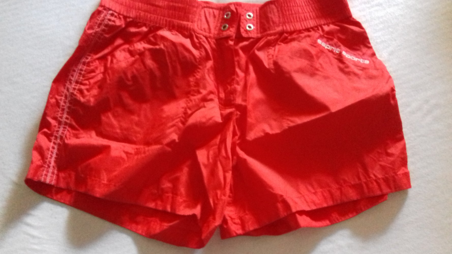 kurze Sporthose von esprit sports Gr. 38 € 6,--