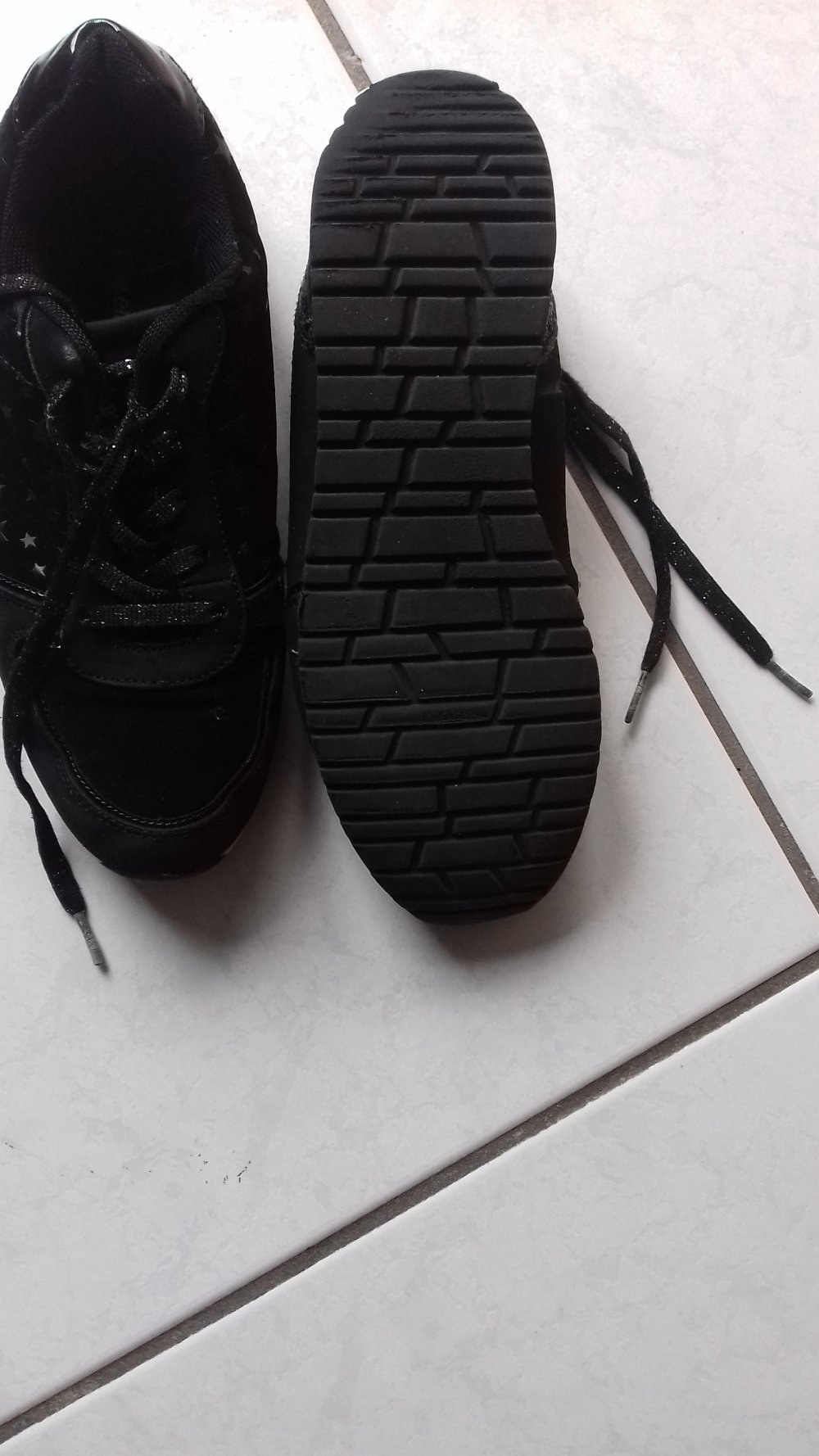 schwarze Sneaker von Graceland Gr. 38 € 5,--