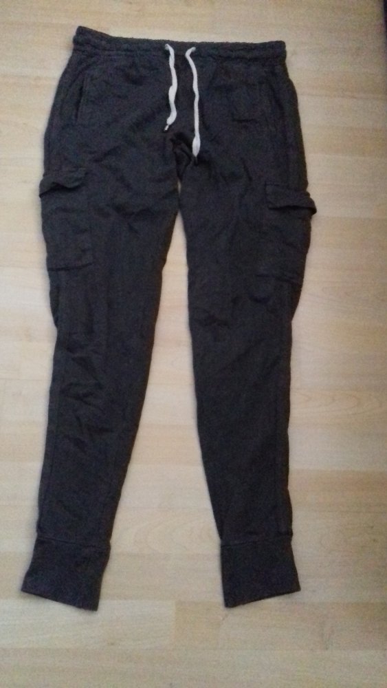 Hose aus Sweatstoff Gr. S von Bull&Bear € 5,--