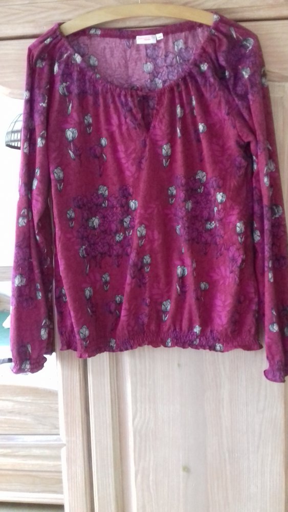 Langarmshirt von Laura T. in Gr. 40 € 2,--