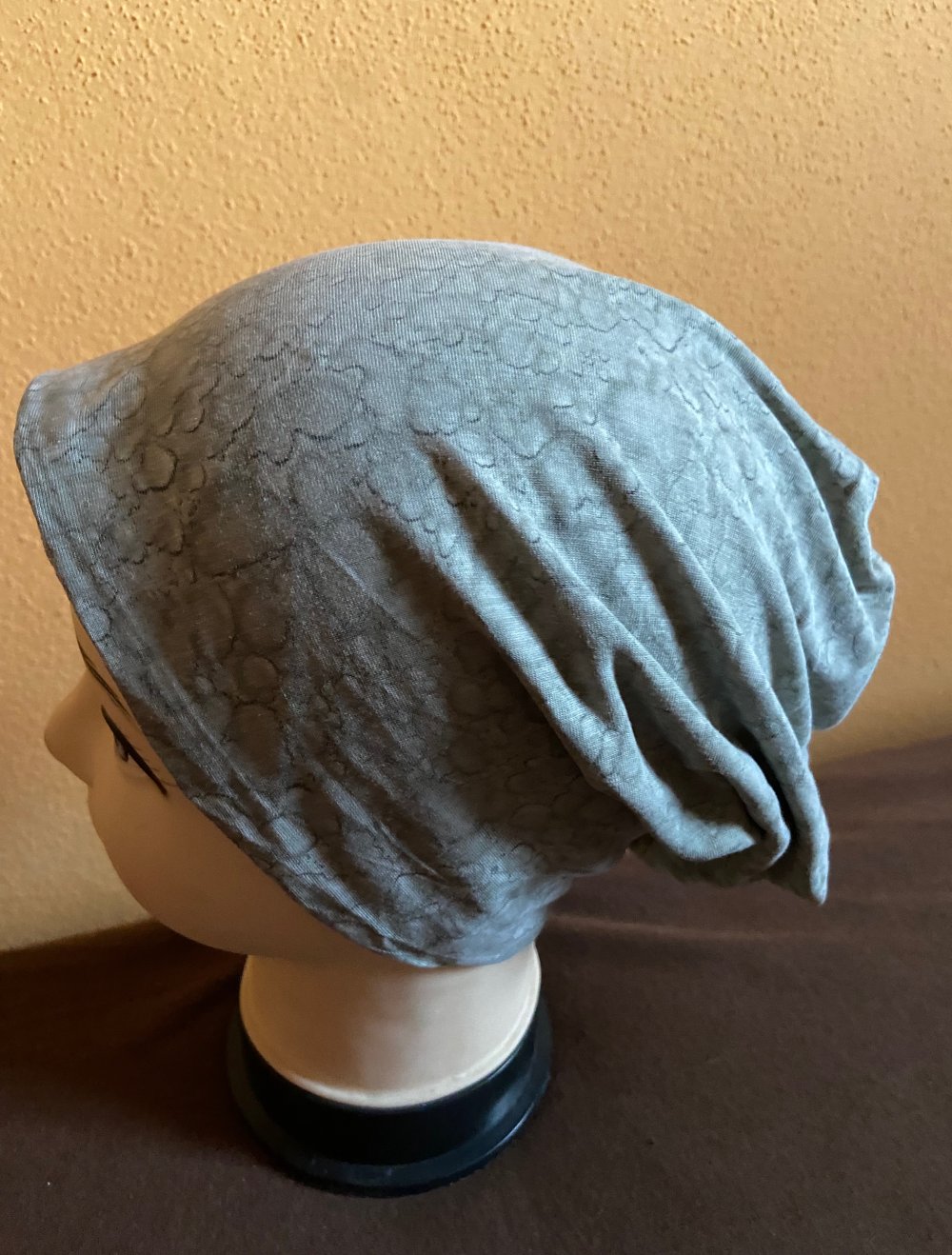beanie grün tropfenmuster